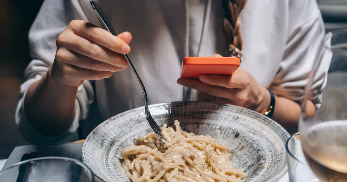 The One Mistake Professional Chefs Avoid When Making Cacio e Pepe