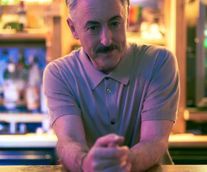 Alan Cumming as Leo in Tip Toe