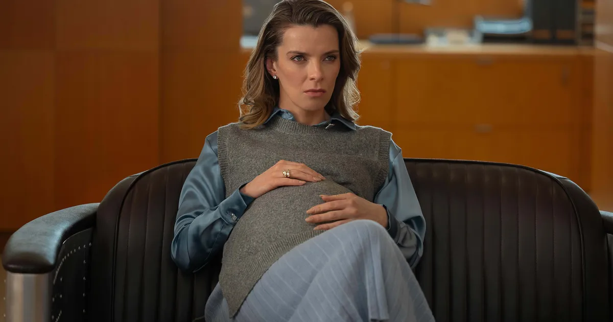 Betty Gilpin Opens Up About Prosthetics In Office Romance Birth Scene