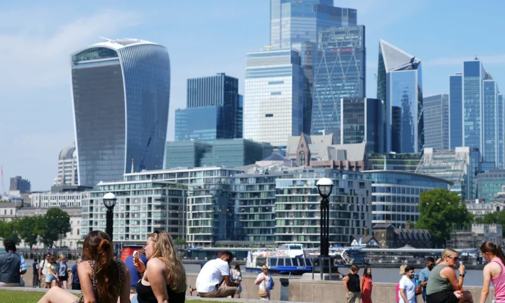 London On Heatwave Alert Again As Temperatures Set To Hit 30C