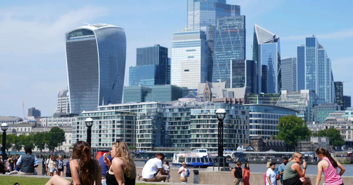 London On Heatwave Alert Again As Temperatures Set To Hit 30C