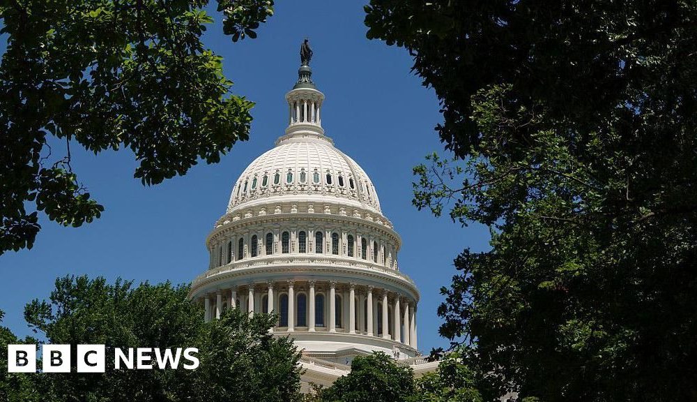 US House votes to halt Iran war, in rebuke to Trump 