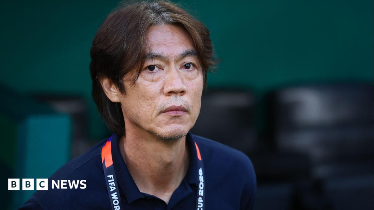 South Korea coach Hong Myung-bo before the match with South Africa