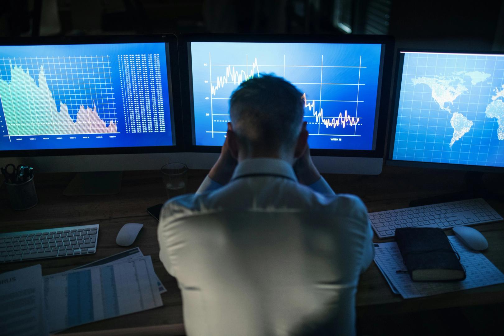 Smart-contract and DeFi coins lead losses as BTC price wilts for 4th straight day