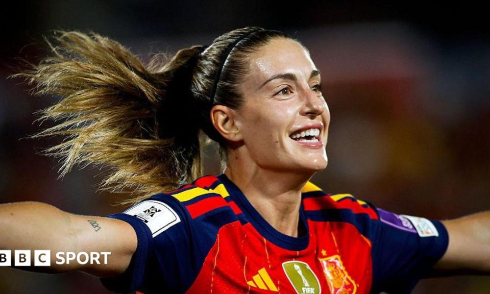 Alexia Putellas celebrates scoring for Spain