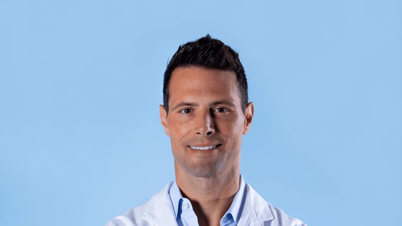 Celeb Plastic Surgeon Dr. John Layke Shares the Sneaky Summer Skincare Mistakes You Might Be Making