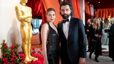 Elizabeth-Olsen-Pregnancy-Update-GettyImages-1473147178