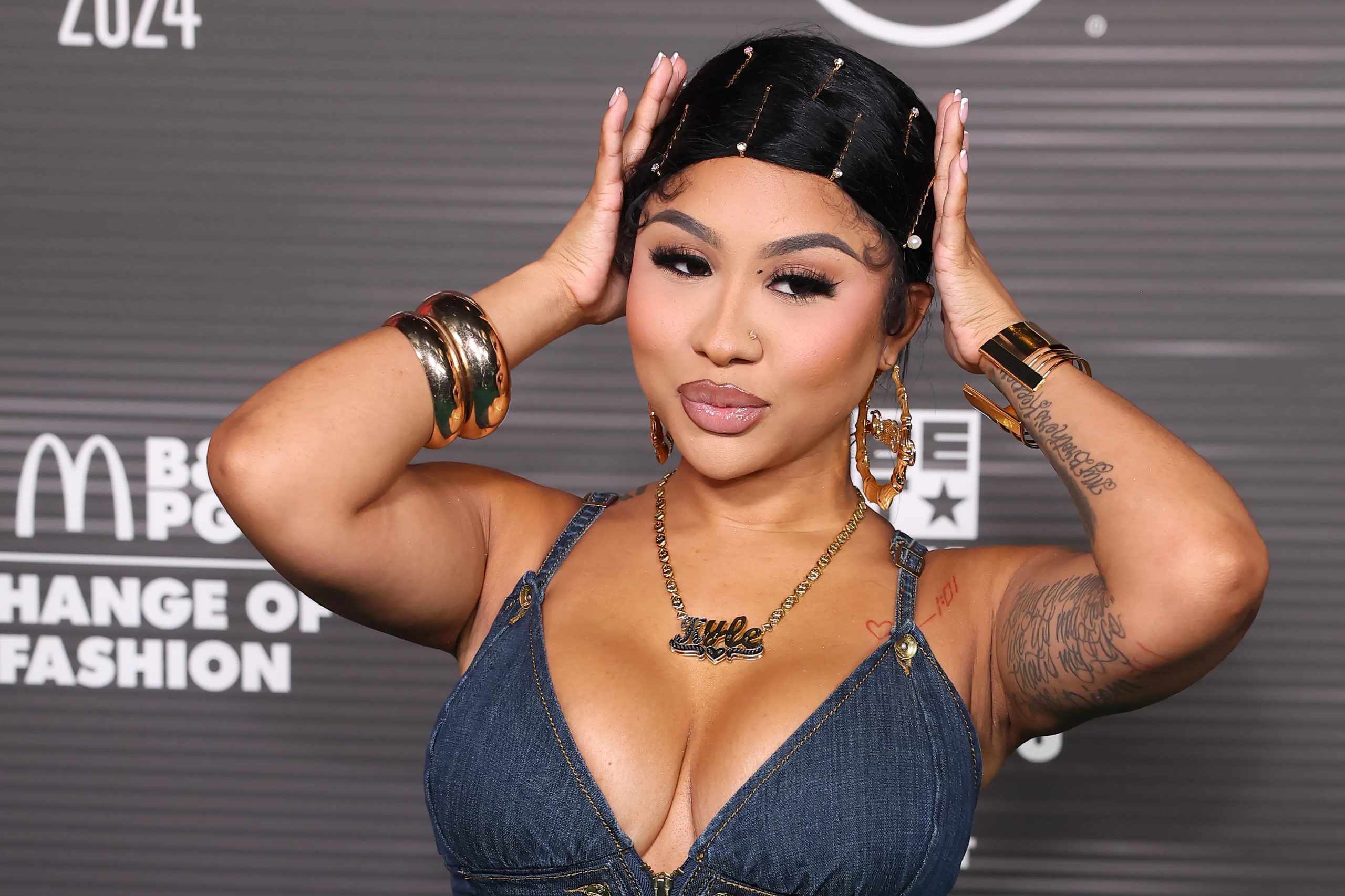 Ari Fletcher Claps Back At Commenter Who Brings Up Marriage To Moneybagg Yo After Showing Off Her Ring Collection (VIDEO)
