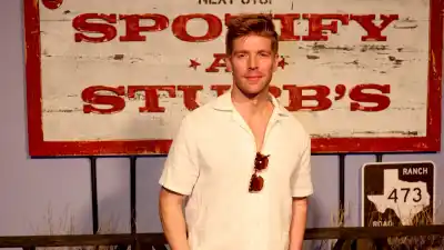 Kyle Cooke Isnt Ready for Anything Serious After Amanda Batula Split, Random Meghan King Kiss