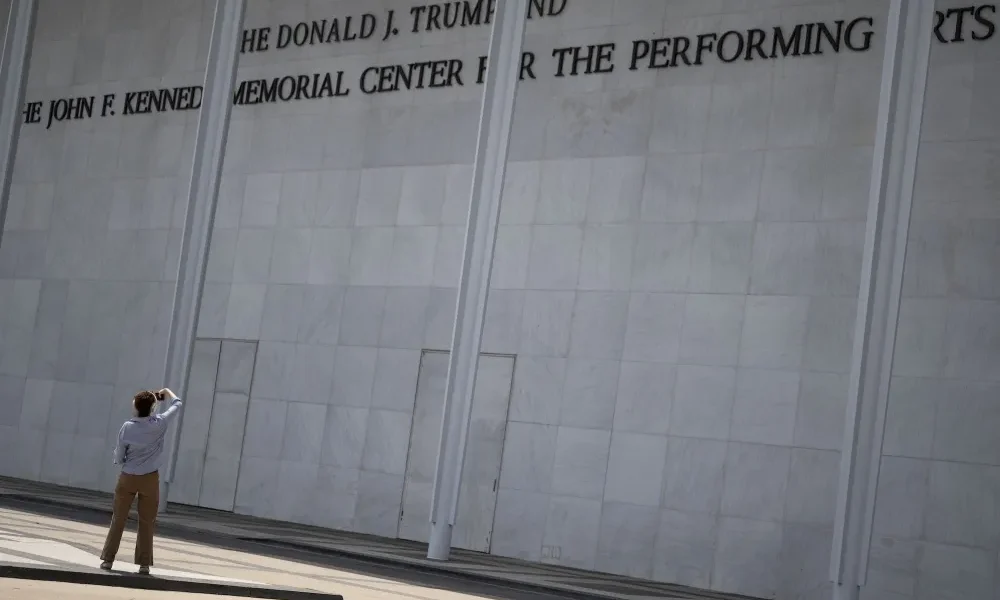 GettyImages-2278617145 Kennedy Center Tells Staffers to Remove All References to President Donald Trump After Court Ruling