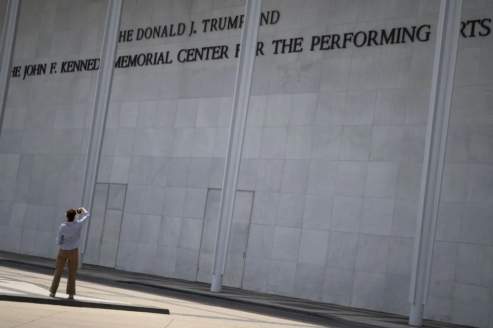 GettyImages-2278617145 Kennedy Center Tells Staffers to Remove All References to President Donald Trump After Court Ruling