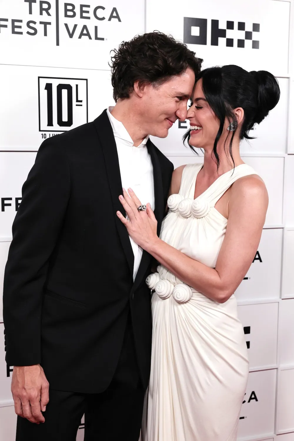 GettyImages-2280583855 Katy Perry and Justin Trudeau Pack on the PDA for Red Carpet Debut at Tribeca Film Festival