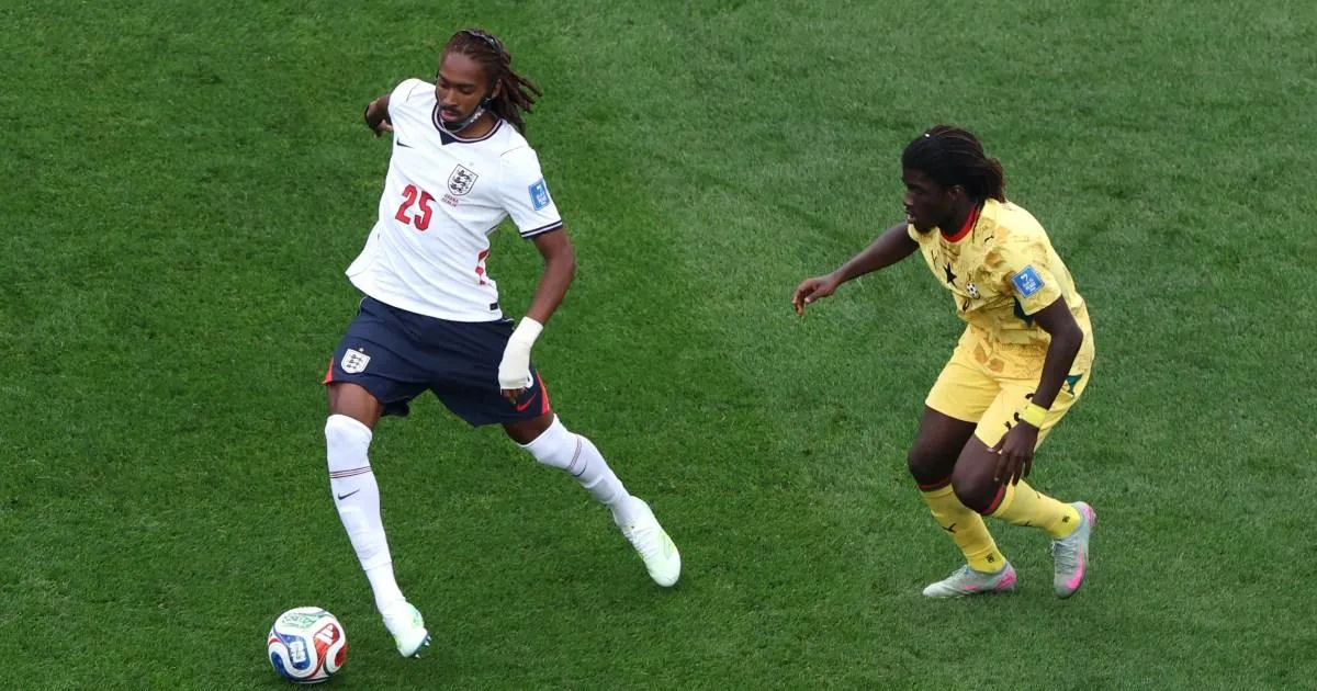 Why Djed Spence is wearing a mask during England vs Ghana at World Cup | Football