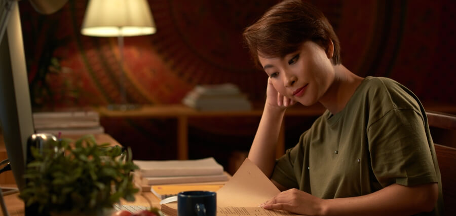 Inside Incomplete Sentences: The Quiet Work of Telling Whole Stories