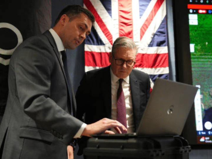 Keir Starmer tours Palantir Technologies HQ