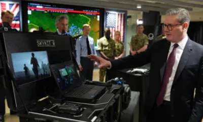 Keir Starmer tours Palantir headquarters