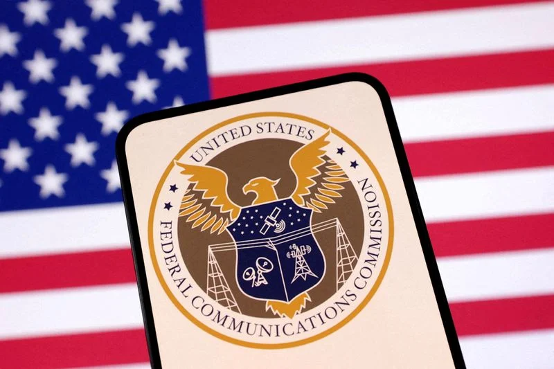 US agency considers reforming, ending $3 billion school internet subsidy program