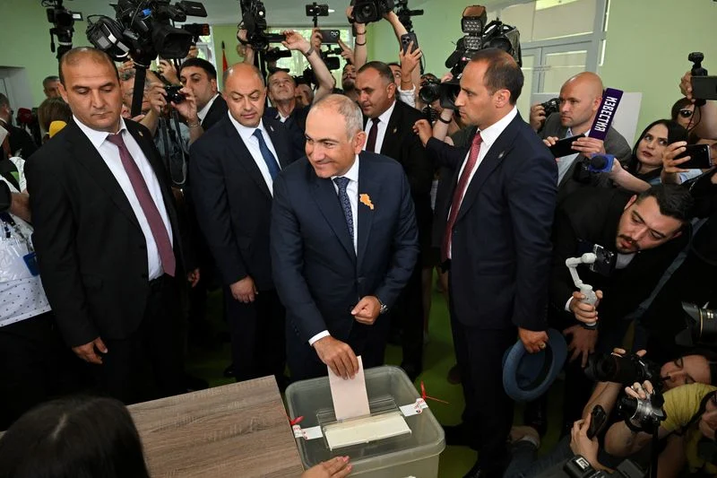 Armenians vote with peace efforts and Russia in focus