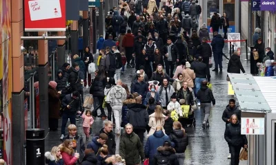 UK pay settlements hold at 3.5% for second month, IDR survey shows