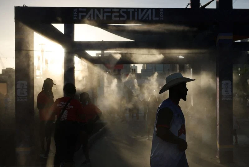 Soccer-Beating the heat no problem for World Cup fans in sweltering Houston