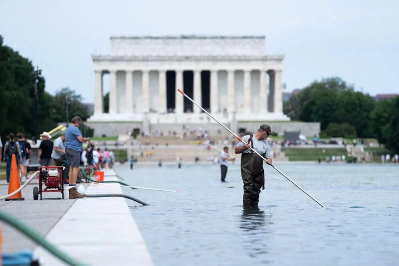 Trump, blaming alleged vandals, says Washington Reflecting Pool needs repairs