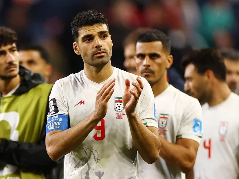 Soccer-Iran’s Taremi criticises logistical issues, suggests side not welcome in US