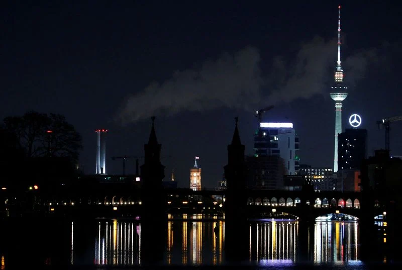 German inflation falls to 2.4% in June