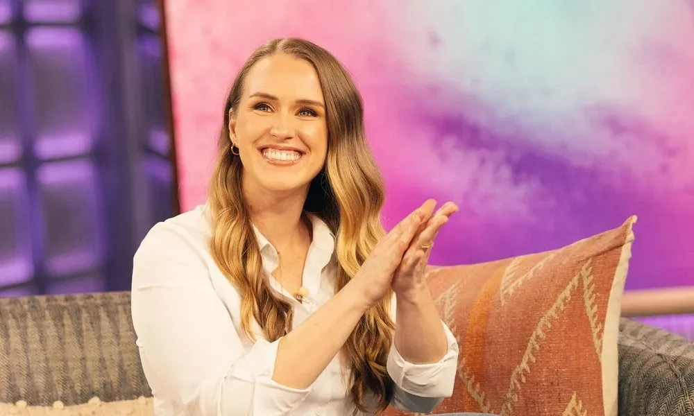 Jen Hamilton Steps Back From Nursing Amid Divorce