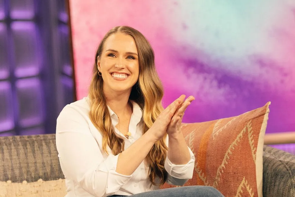 Jen Hamilton Steps Back From Nursing Amid Divorce