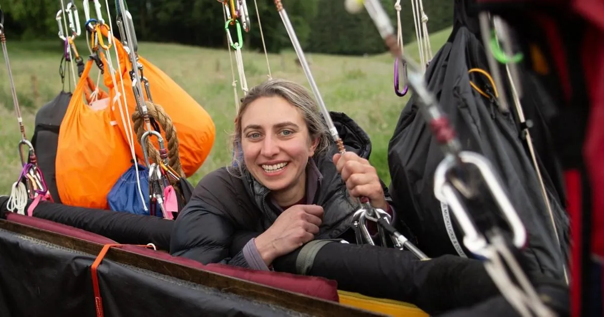 First British woman crosses Atlantic in 100kph hydrogen balloon | News UK