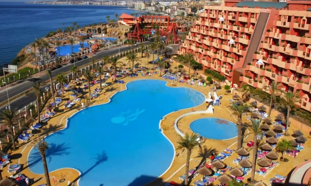 British couple abandoned three young children at Spanish hotel to 'go partying' | News UK