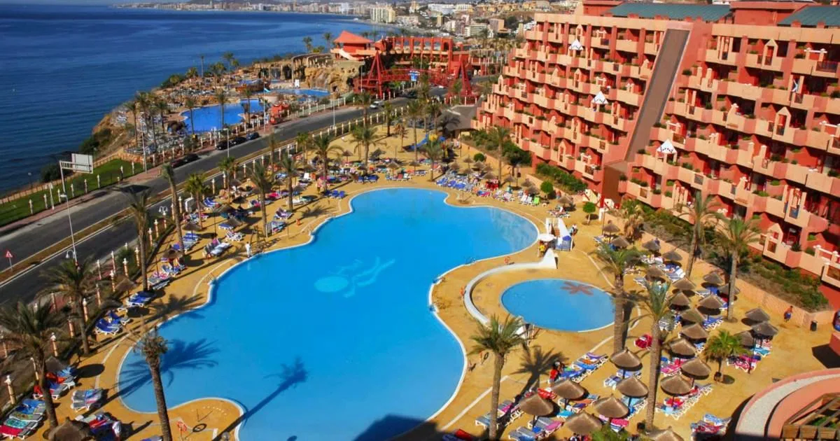 British couple abandoned three young children at Spanish hotel to 'go partying' | News UK