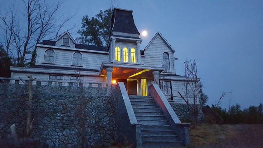 The Best Vampire Movie Is A Stephen King Classic Being Kept Away From Modern Audiences