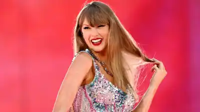 Taylor-Swift-Addresses-Dance-Skills-GettyImages-2166933334
