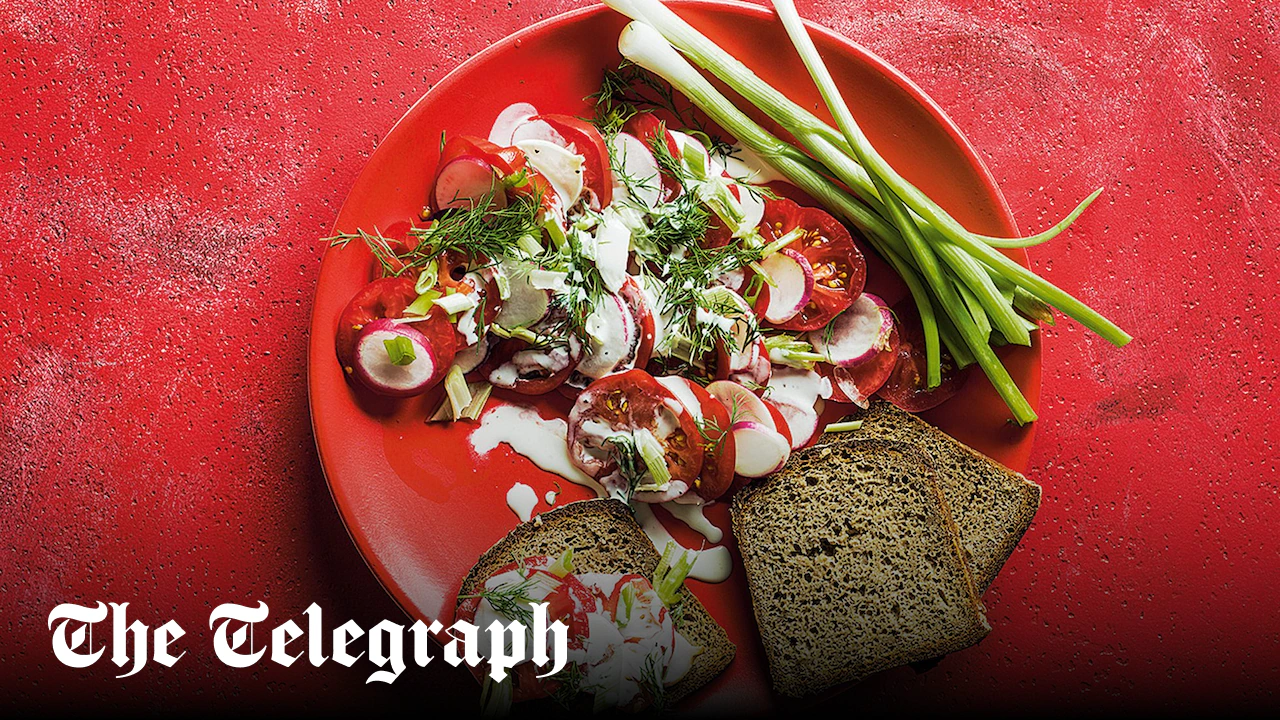 Tomatoes and radishes with buttermilk and dill