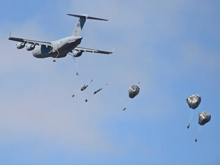 US paratroopers