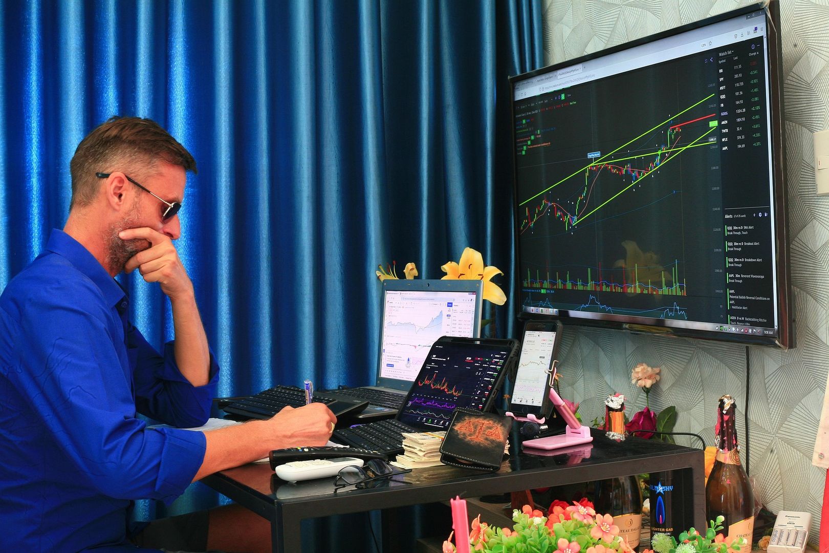 Bitcoin (BTC) price is forming a bear flag that may signal crash to $55,000, analyst says
