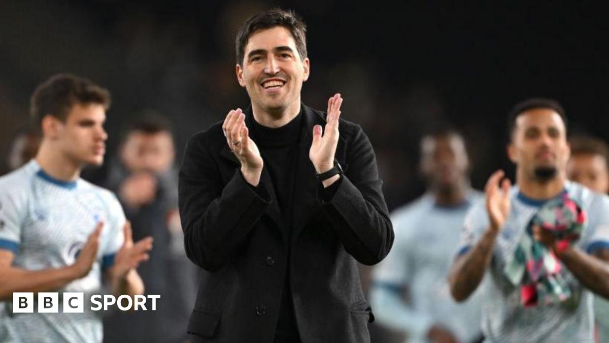 Manager Andoni Iraola applauds the fans