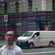 Investors flee to safety as business confidence wanes