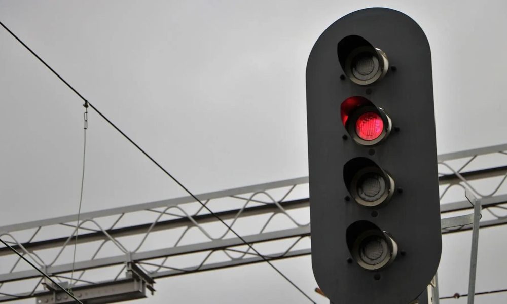 The bond market is flashing a clear signal on interest rates. Bitcoin bulls should take note