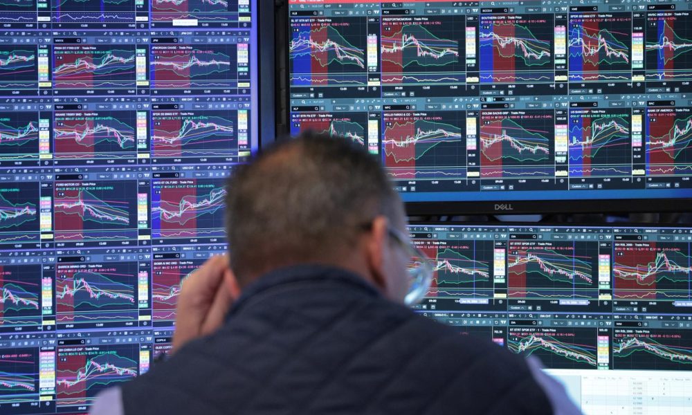 BTC declines to $60,000 area as investors turn to stocks for investment gains