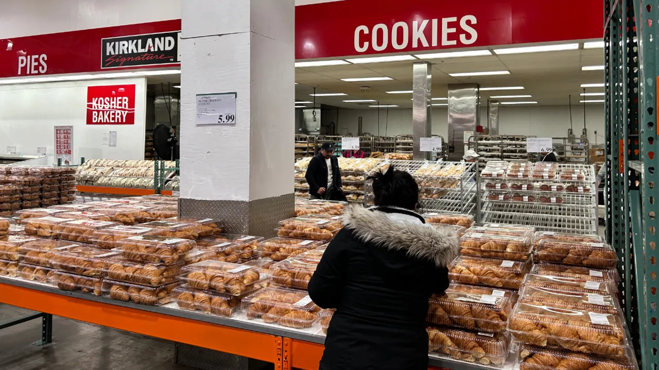 Costco shoppers rush to buy iconic snack as they land nationwide