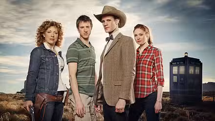 Alex Kingston, Arthur Darvil, Matt Smith, and Karen Gillan in Doctor Who Season 6 standing in front of the TARDIS