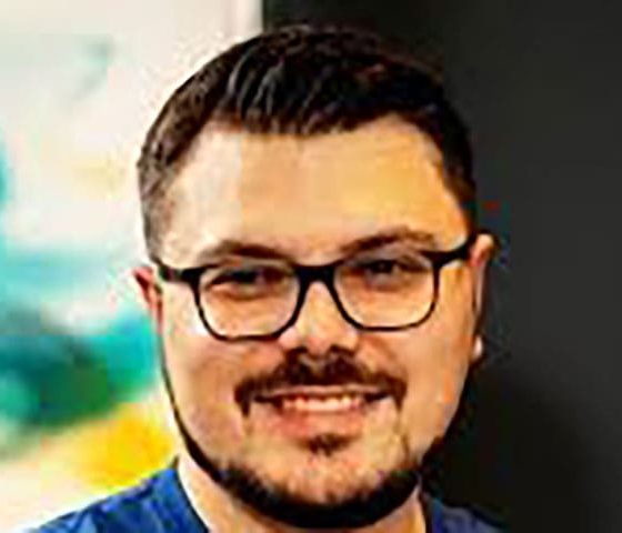 Stephen Garbesi Advocates for Better Client Communication in Financial Services