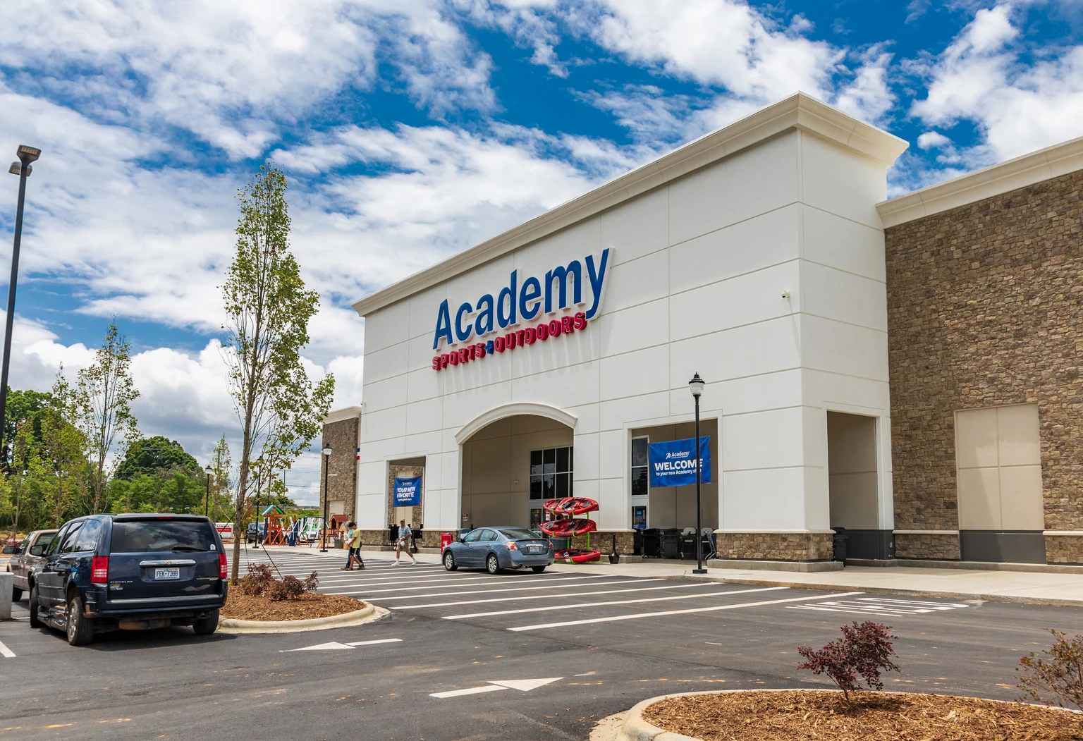 Academy Sports: A 16-Week Momentum Reversal Changes The Thesis (Earnings Preview)