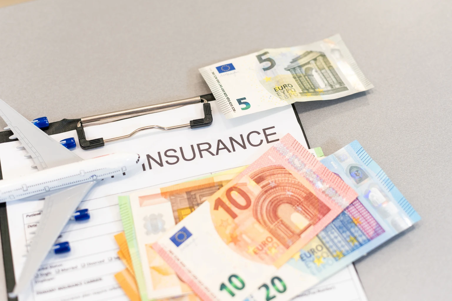 AXA: Stable Income Story, But Upside Looks Limited (OTCMKTS:AXAHY)