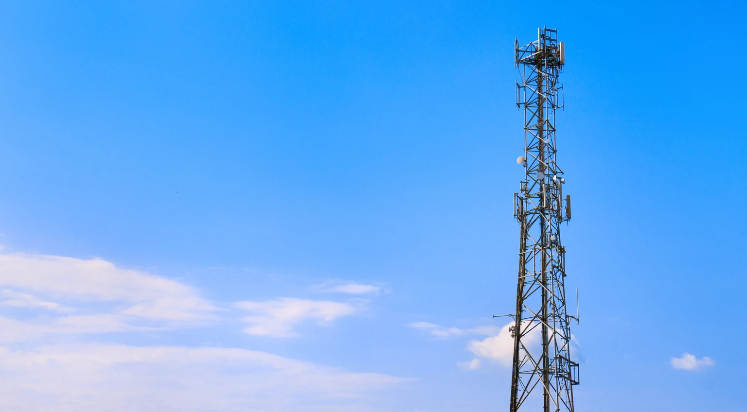 American Tower: The Market Is Ignoring This 10% IRR (NYSE:AMT)