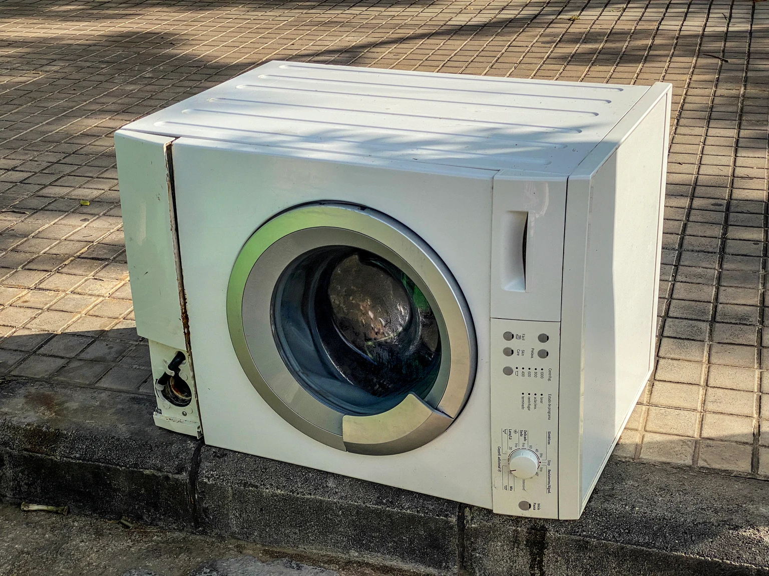 Whirlpool: Upside Is Clouded By Sector Instability (Rating Downgrade)