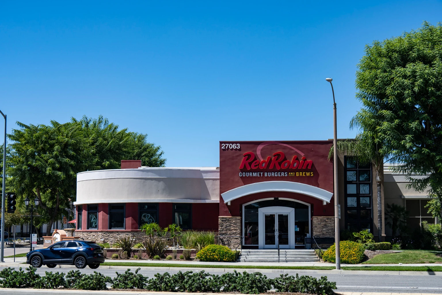 Red Robin Gourmet Burgers' Transformation Looks Irresistible (Upgrade)