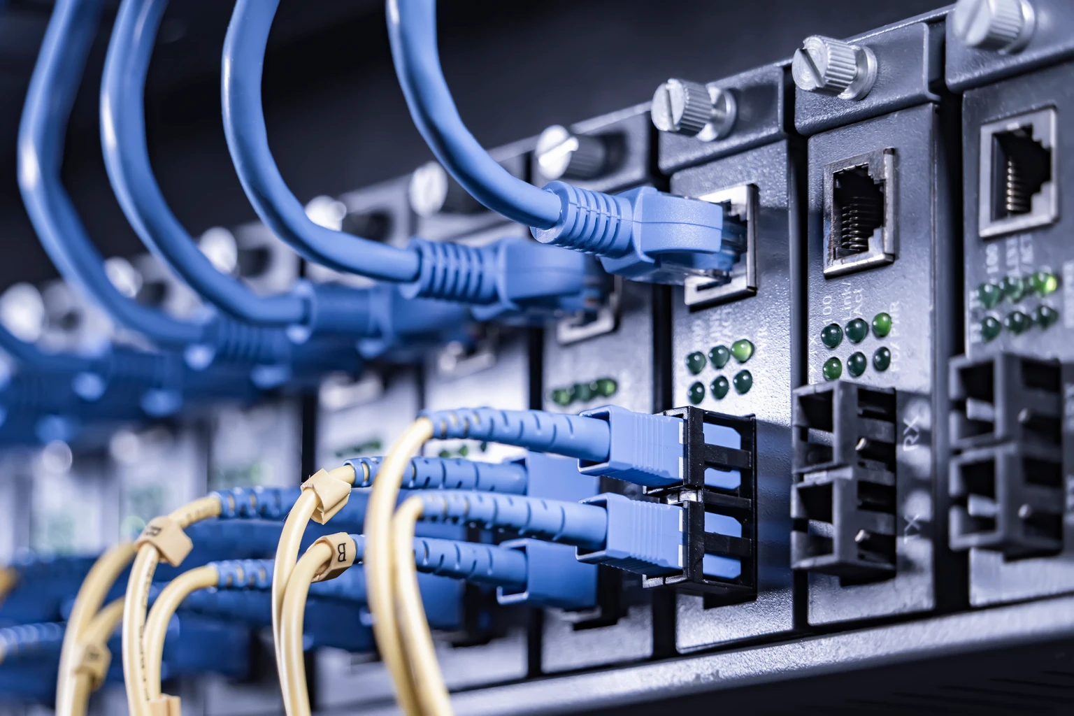 Arista Networks: Best Demand In Company History, Still A Hold (NYSE:ANET)